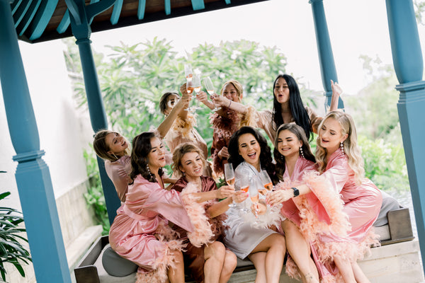 5 Best Sayings to Use in a Bridesmaid Proposal Card