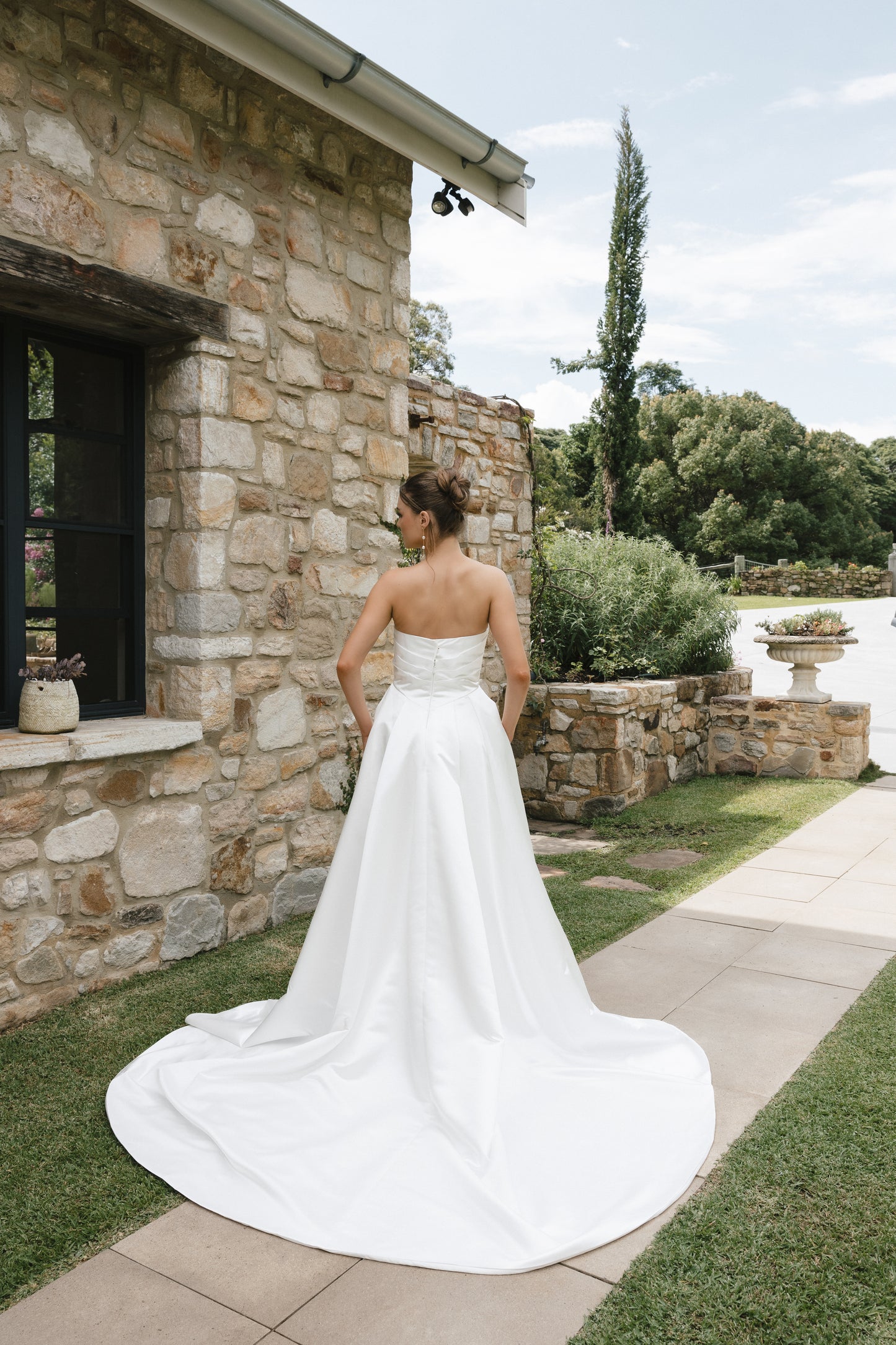 LIZZIE OVERSKIRT