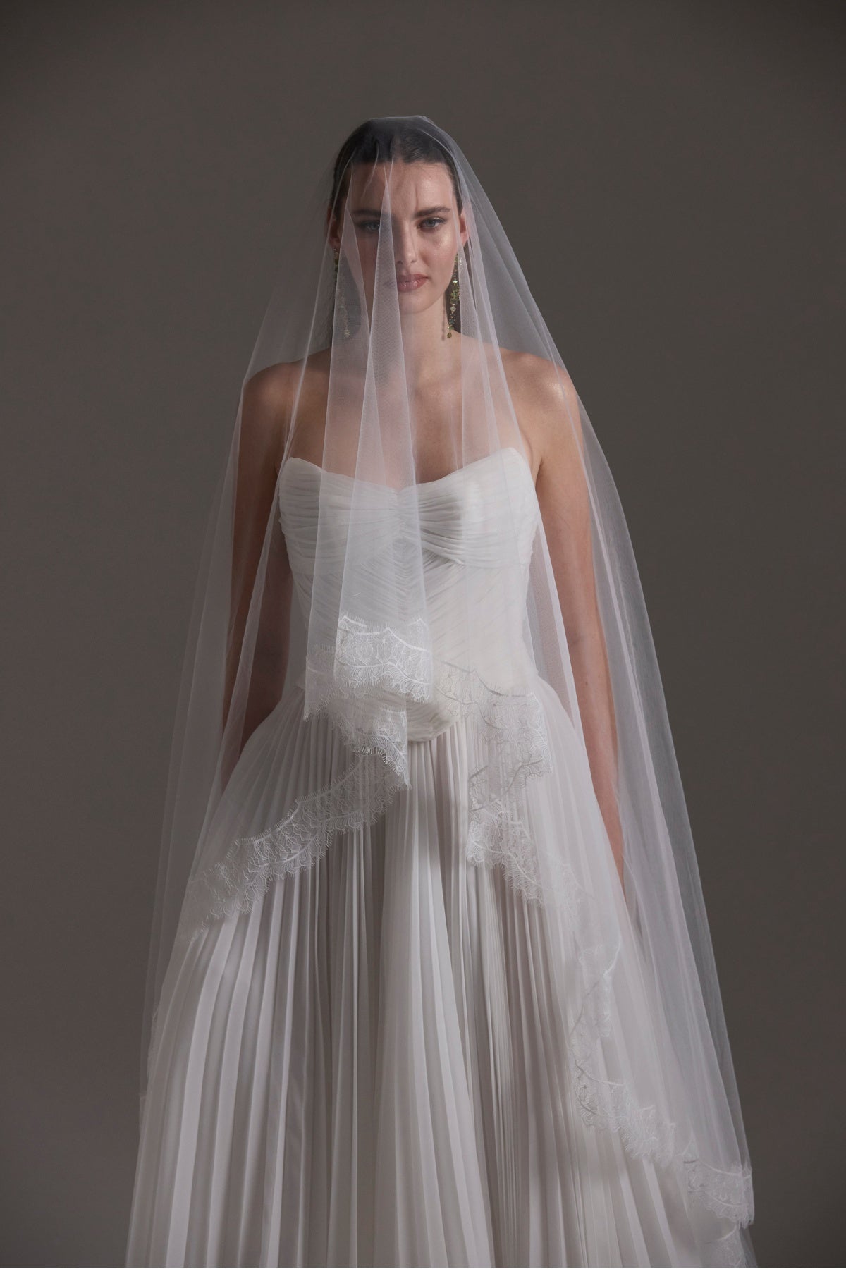 Double layered veil with lace border 