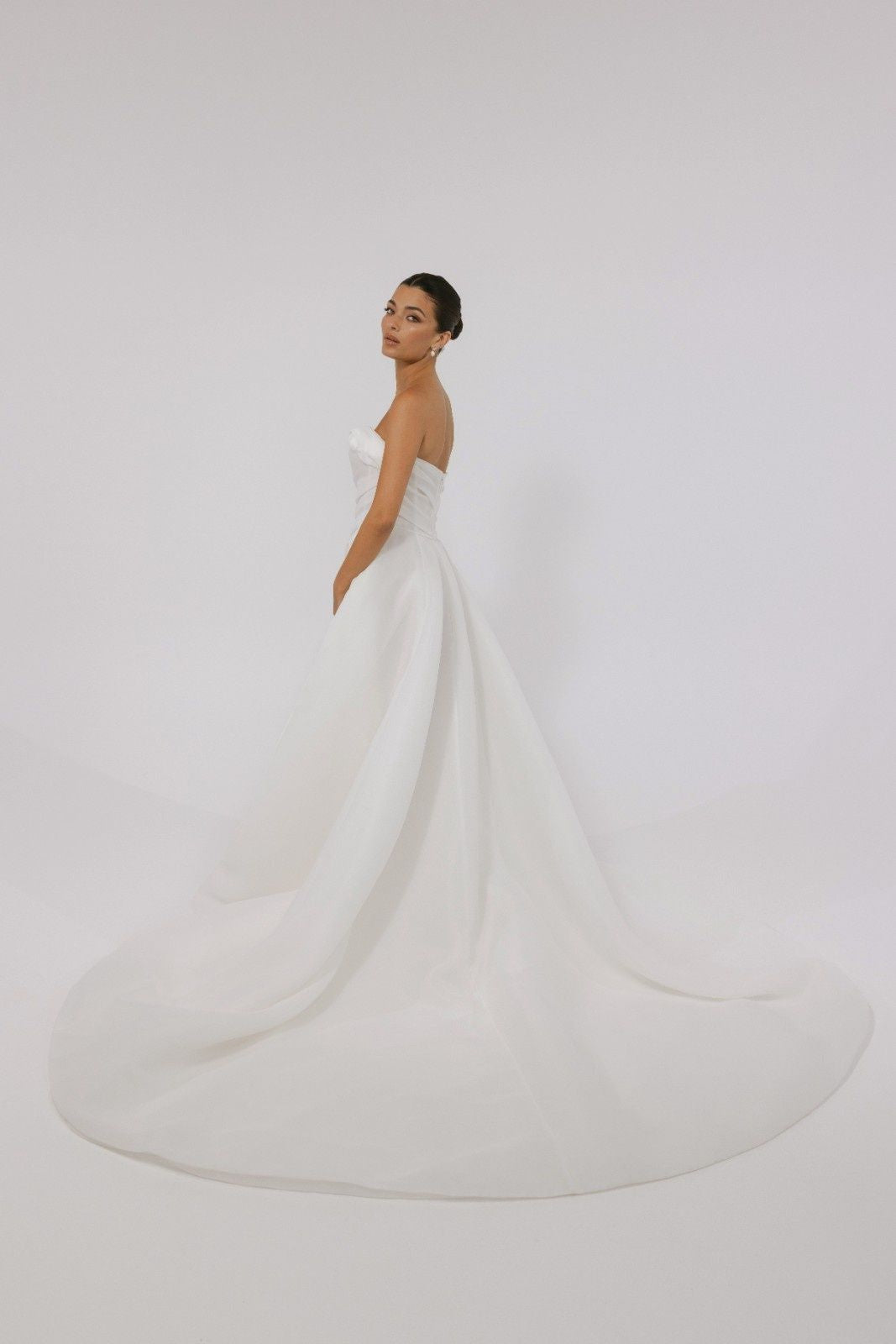 Modern A-line Wedding gown, Organza pleating, strapless neckline 