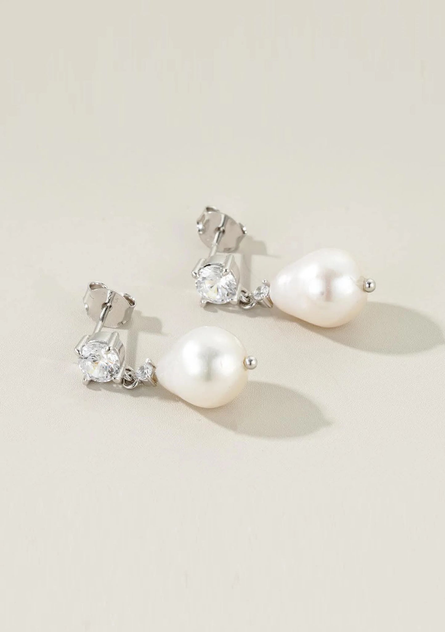 BROOKLYN CRYSTAL & PEARL BRIDAL EARRINGS SILVER