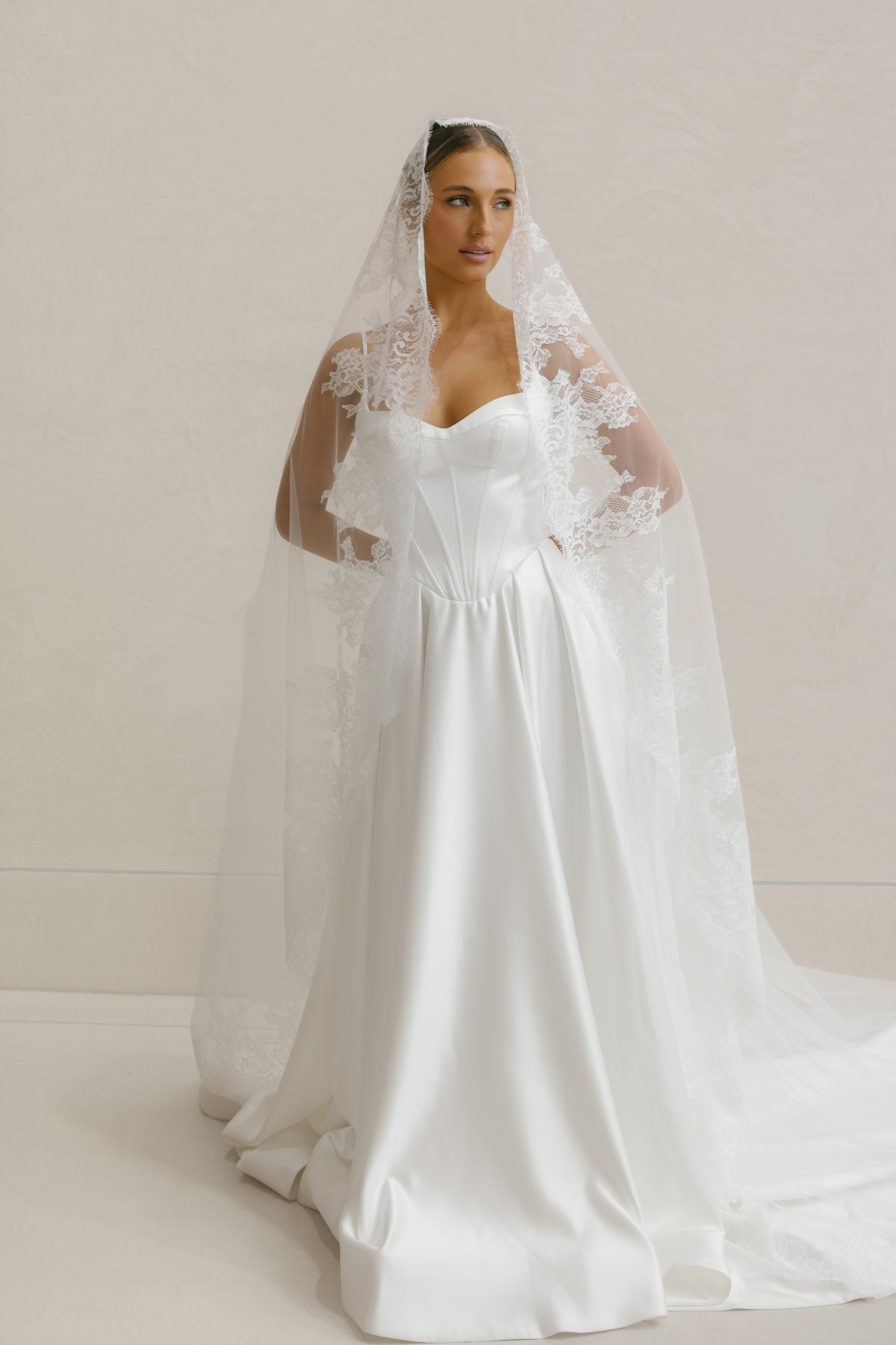 
98 inch Mantilla style, Single tier lace border veil 