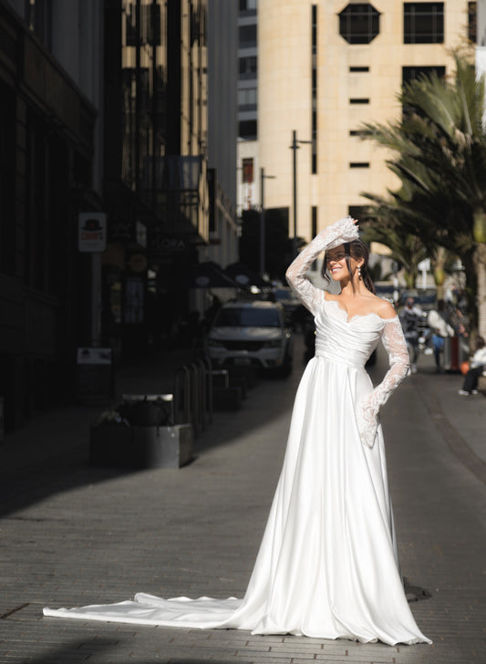 JASMINE Bridal gown - by Windsor collection Jessica Couture. A-line gown with slace sleeves and cups, sweetheart bodice. 