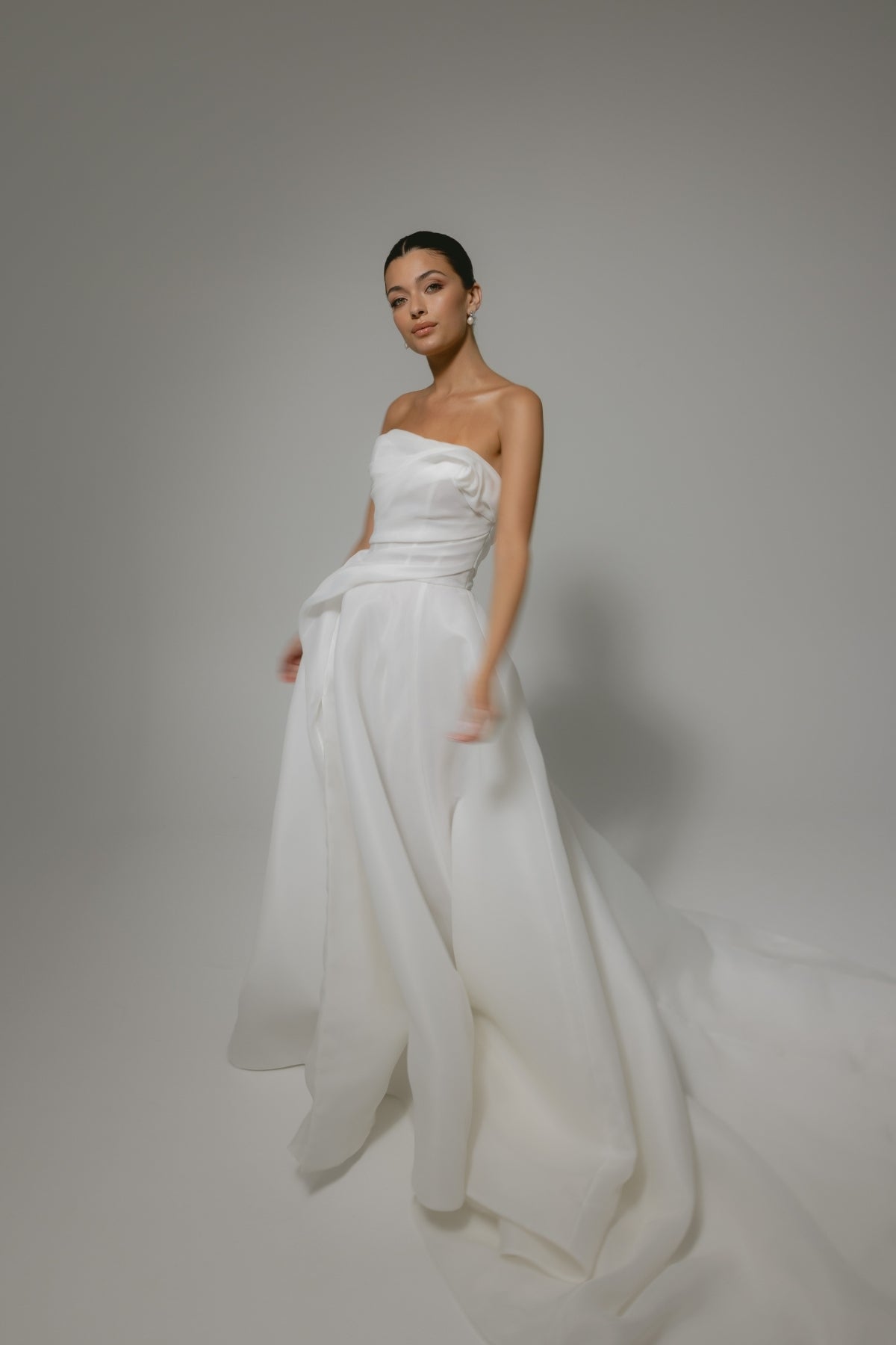 Modern A-line Wedding gown, Organza pleating, strapless neckline 