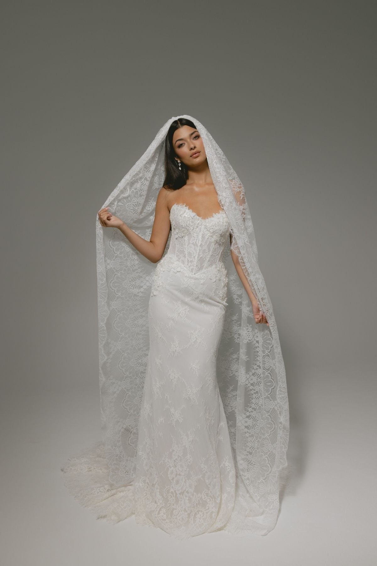 106" Veil, entirely lace, bohemian style 