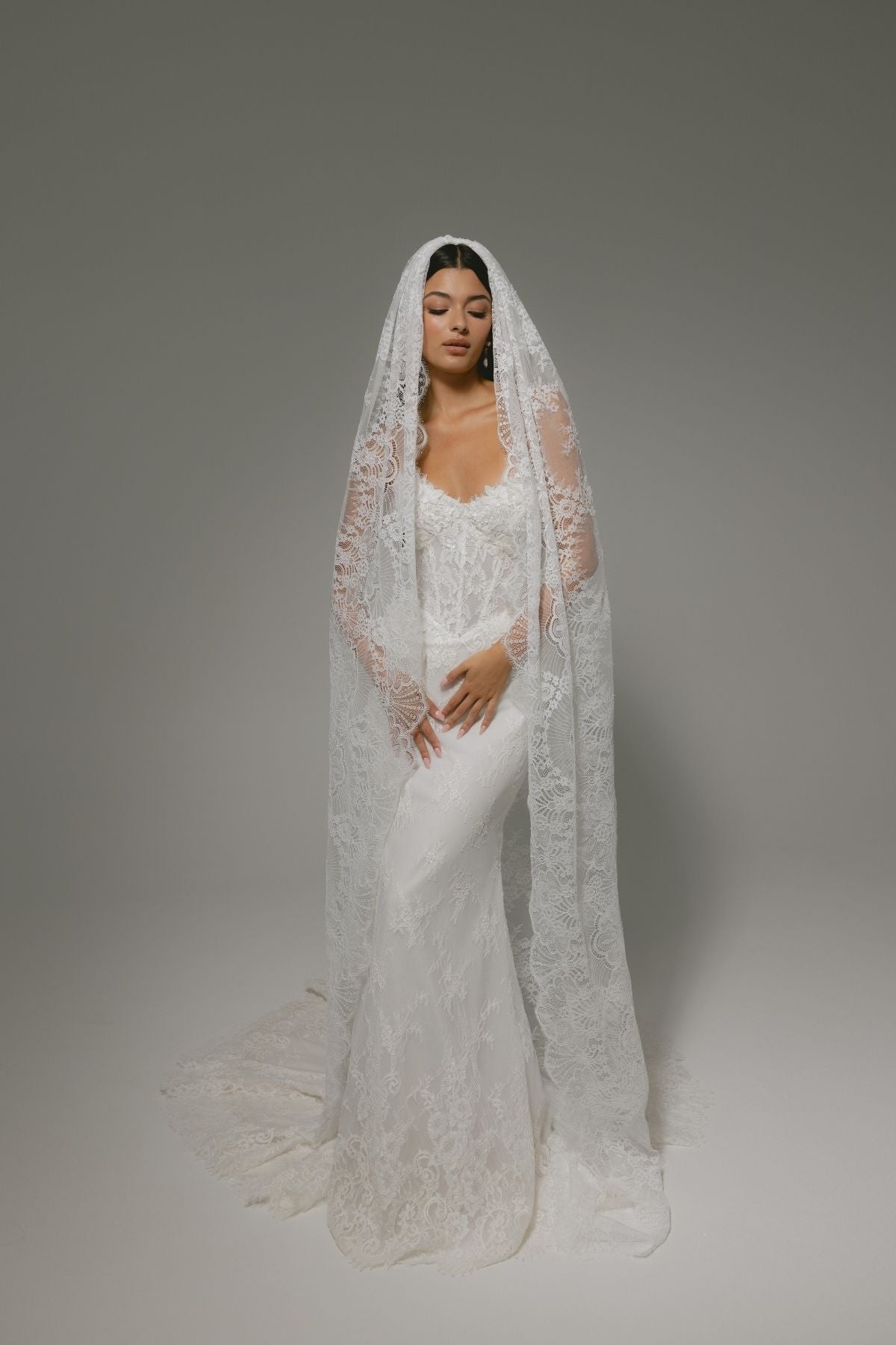 106" Veil, entirely lace, bohemian style 