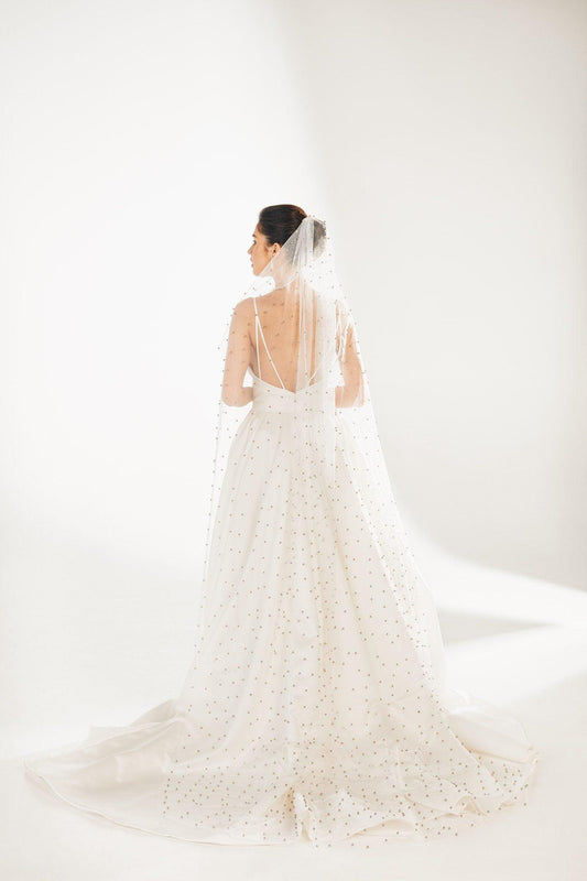 Full view of Orfia Veil in metallic finish silver pearls